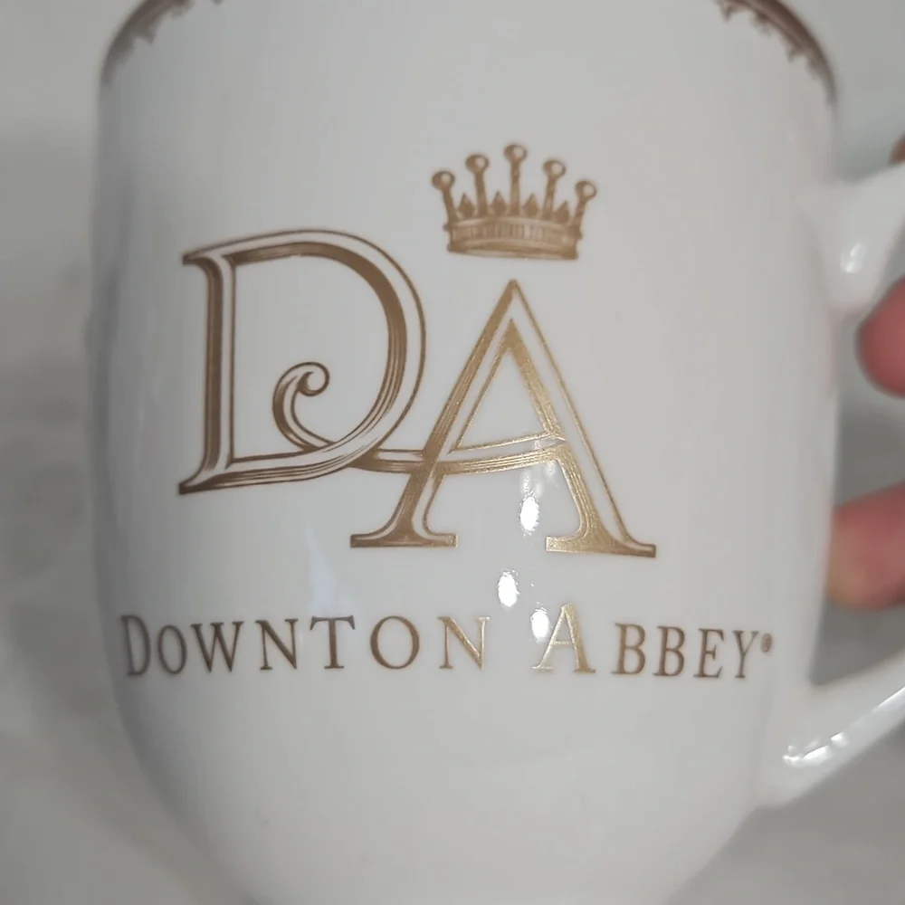 EUC World Market Limited Edition Downton Abbey White & Gold 2014 Crown D